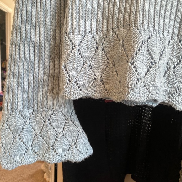 Vintage style turtle neck, flared sleeve - Picture 2 of 5